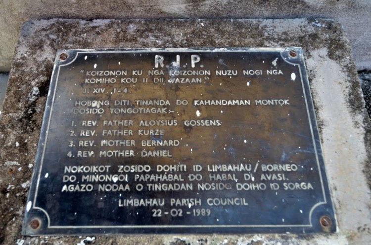 The memorial plaque of 1989 of the missionaries buried in Limbahau